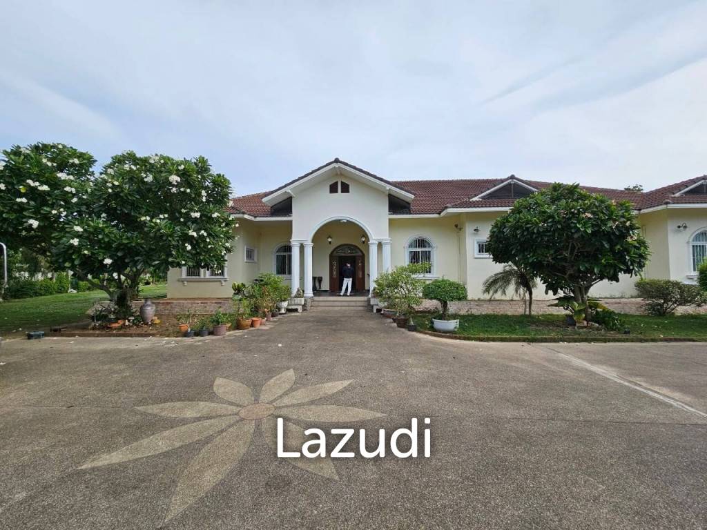 3 bedrooms Cafe / restaurant in Pattaya, Thailand No. 16683