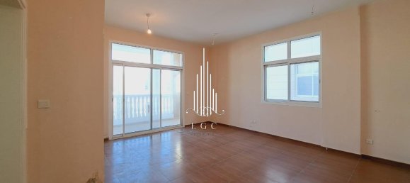 Вилла с 5 спальнями в Халифа-Сити, ОАЭ № 39967 6