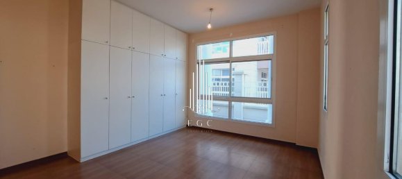 Вилла с 5 спальнями в Халифа-Сити, ОАЭ № 39967 30