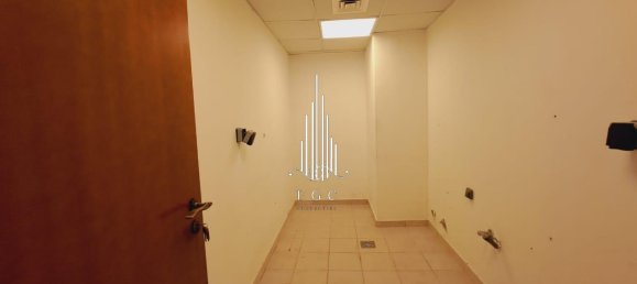 Вилла с 5 спальнями в Халифа-Сити, ОАЭ № 39967 27