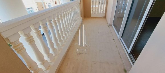 Вилла с 5 спальнями в Халифа-Сити, ОАЭ № 39967 24