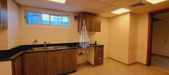 Вилла с 5 спальнями в Халифа-Сити, ОАЭ № 39967 10