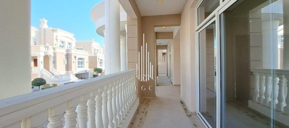 Вилла с 5 спальнями в Халифа-Сити, ОАЭ № 39967 26