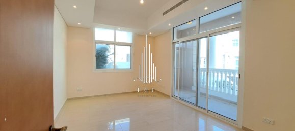 Вилла с 5 спальнями в Халифа-Сити, ОАЭ № 39967 20