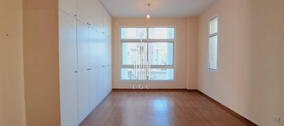 Вилла с 5 спальнями в Халифа-Сити, ОАЭ № 39967 28