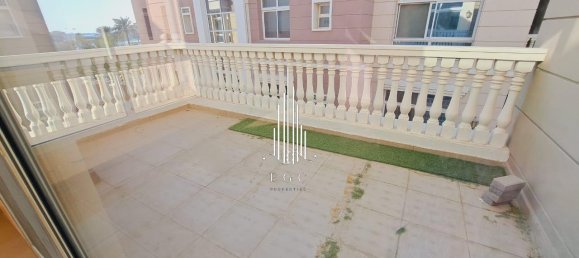 Вилла с 5 спальнями в Халифа-Сити, ОАЭ № 39967 5