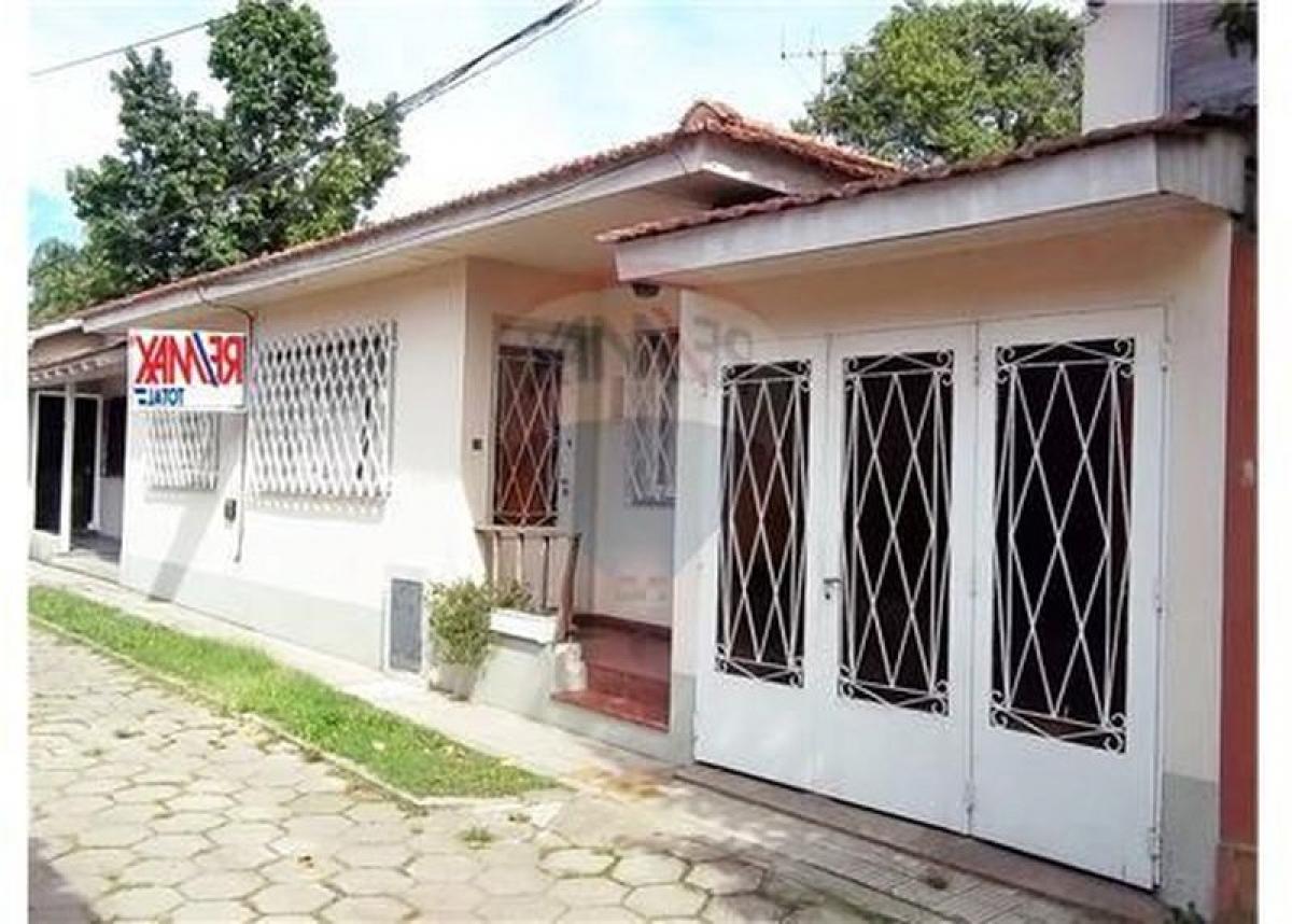 3 bedrooms House in Almirante Brown, Argentina No. 86439