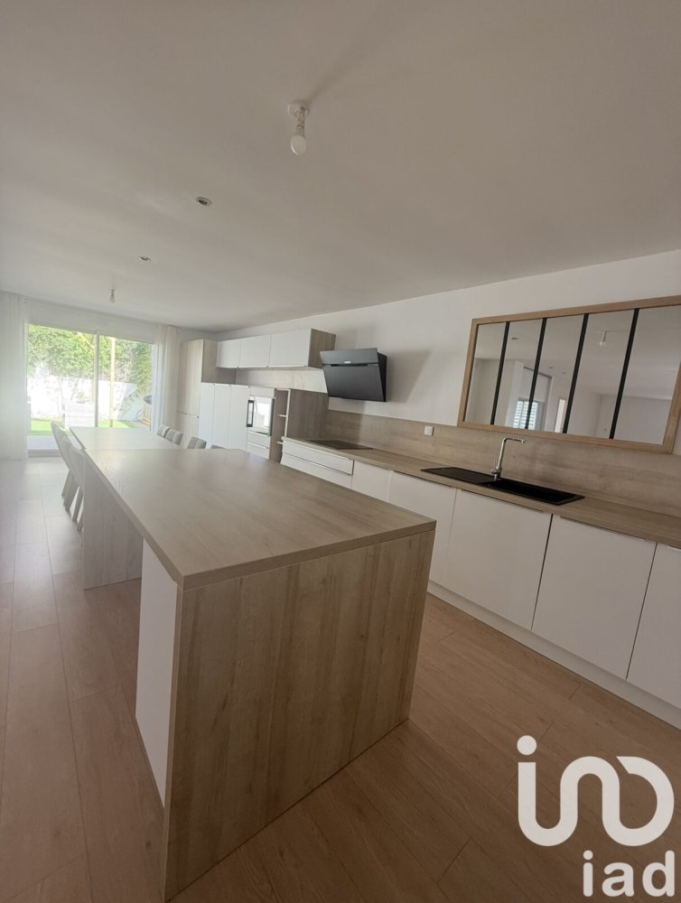 5 Schlafzimmer Haus in Sainte-Luce-sur-Loire, France, Nr. 320343