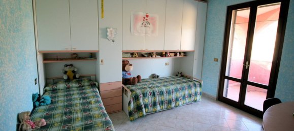 4 bedrooms House in Roccastrada, Italy No. 135001 12