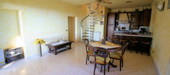 4 bedrooms House in Roccastrada, Italy No. 135001 8