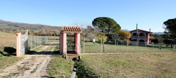 4 bedrooms House in Roccastrada, Italy No. 135001 2