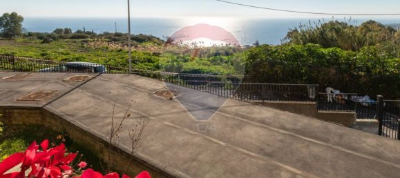 Apartamento de 3 dormitorios en Aci Castello, Italy No. 168429 7