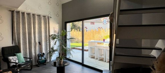 3 chambres Maison à Saint-Berthevin, France No. 360593 4