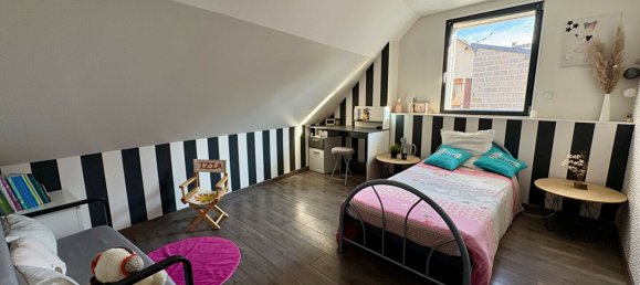 3 chambres Maison à Saint-Berthevin, France No. 360593 17