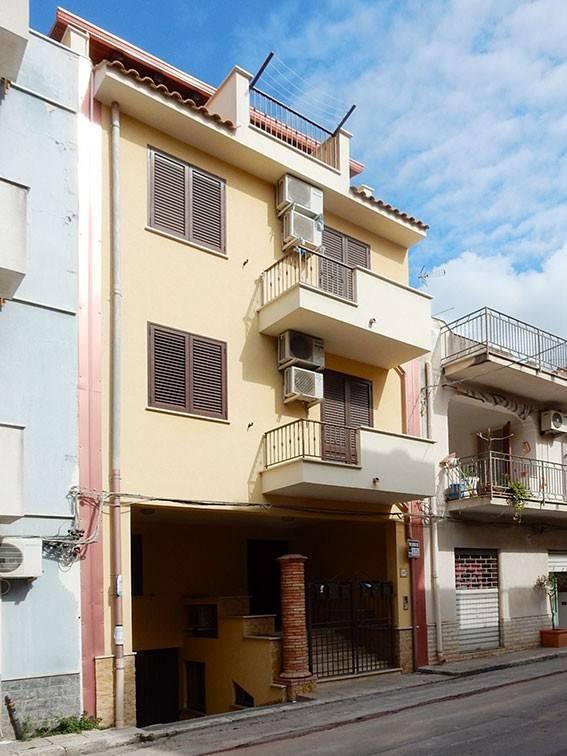Apartamento de 2 habitaciónes en Terrasini, Italy No. 73254
