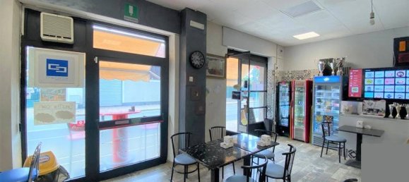 Propiedad comercial de 5 habitaciónes en Grugliasco, Italy No. 110846 7