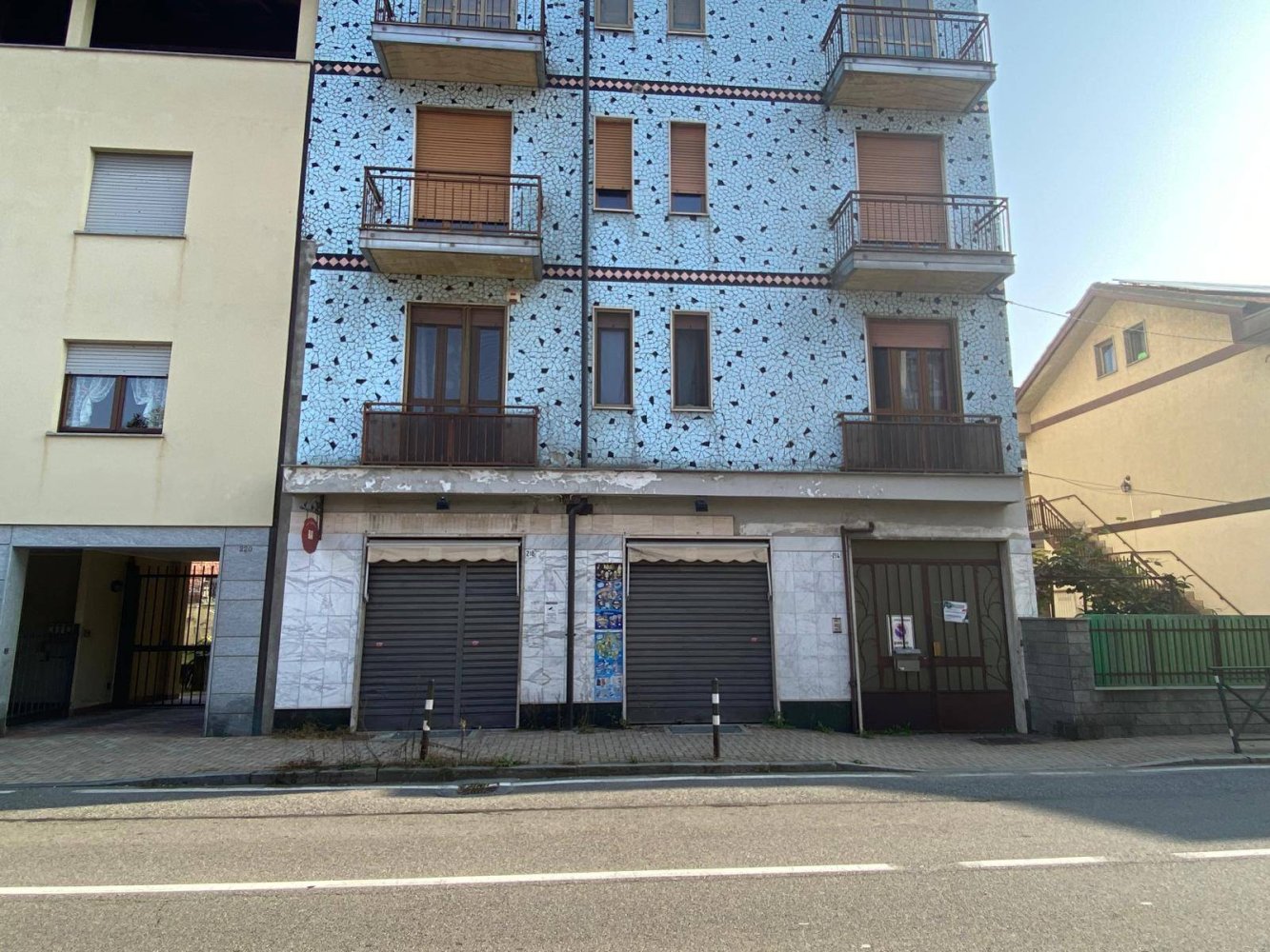 Propiedad comercial de 5 habitaciónes en Grugliasco, Italy No. 110846