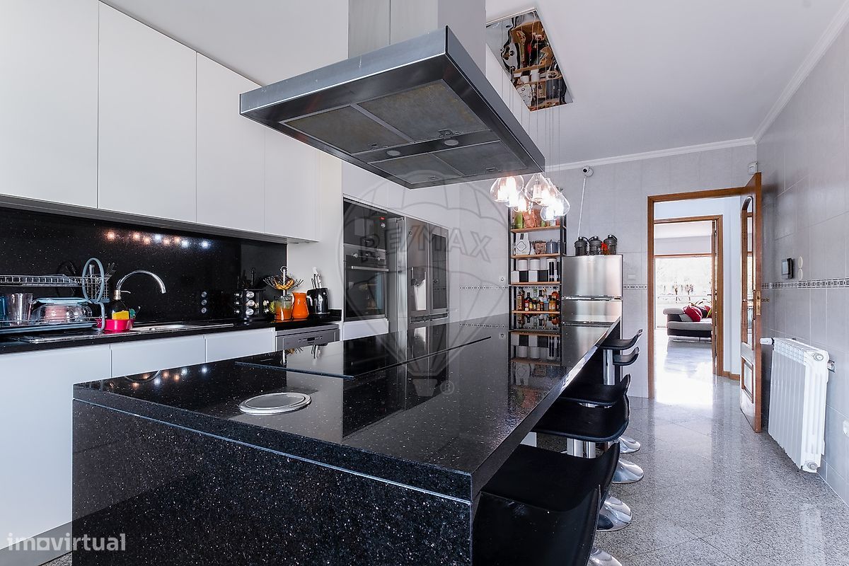 Casa de 6 dormitorios en Maia, Portugal No. 172816