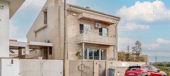 Casa de 6 dormitorios en Maia, Portugal No. 172816 2