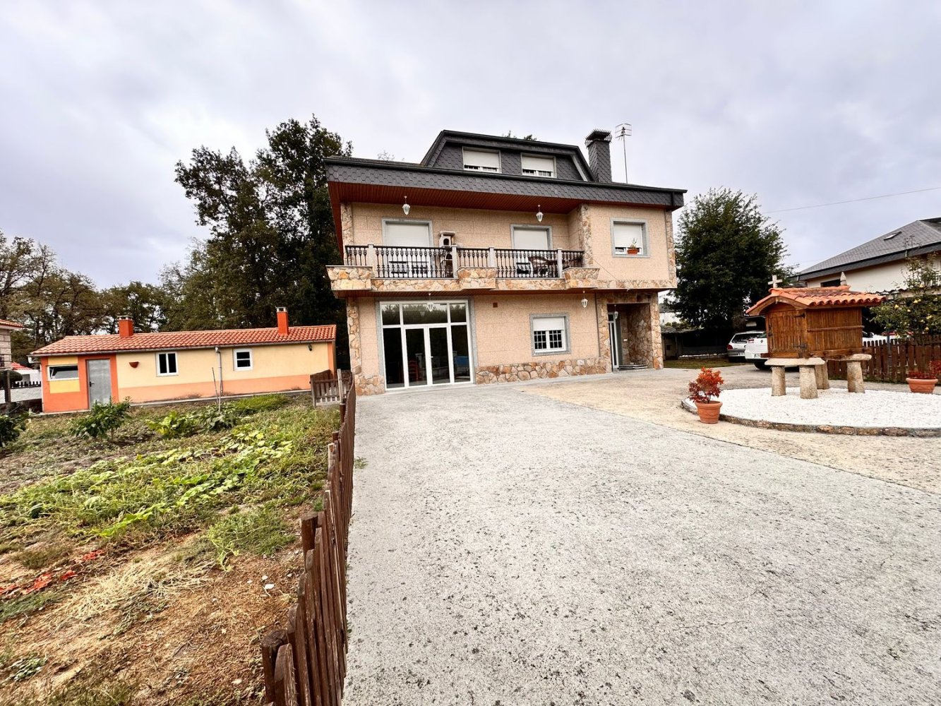 4 bedrooms House in Ourense, Spain No. 277745