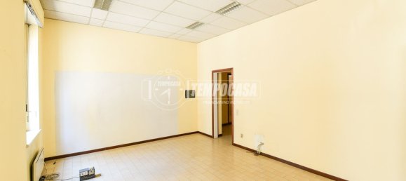 135m² Commercial property in Como, Italy No. 9304 8