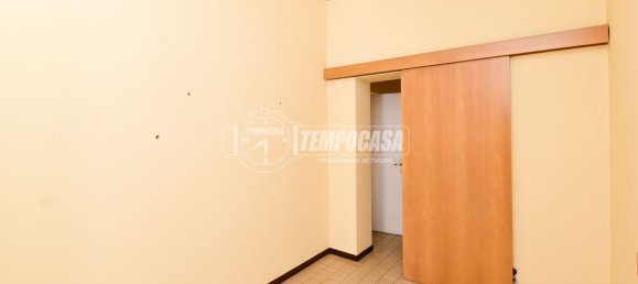 135m² Commercial property in Como, Italy No. 9304 11