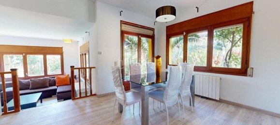 4 bedrooms House in El Masnou, Spain No. 167745 4