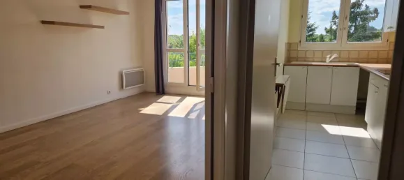 1 bedroom Apartment in Montigny-le-Bretonneux, France No. 141299 4
