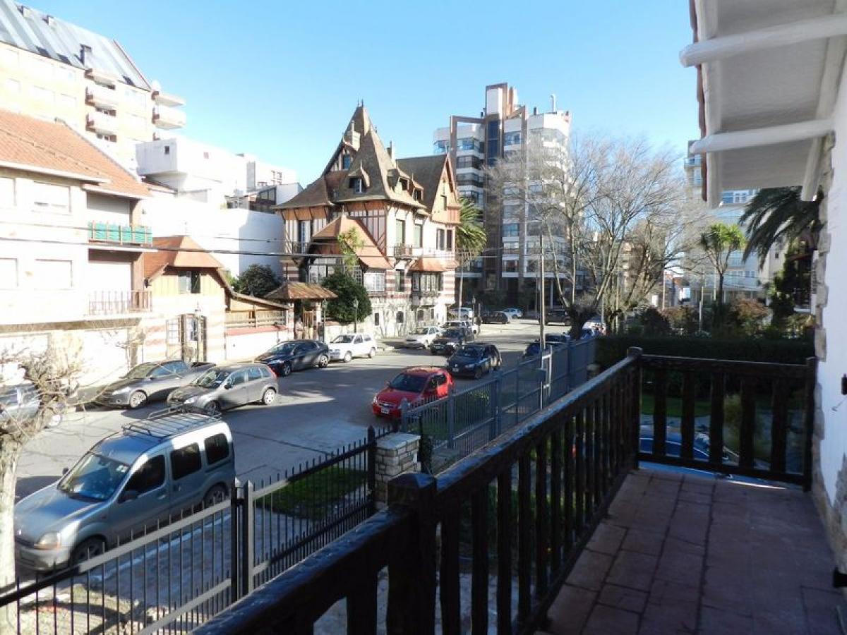 3 bedrooms House in Mar del Plata, Argentina No. 96564