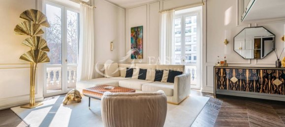 Квартира с 3 спальнями в Милан, Италия № 378417 2