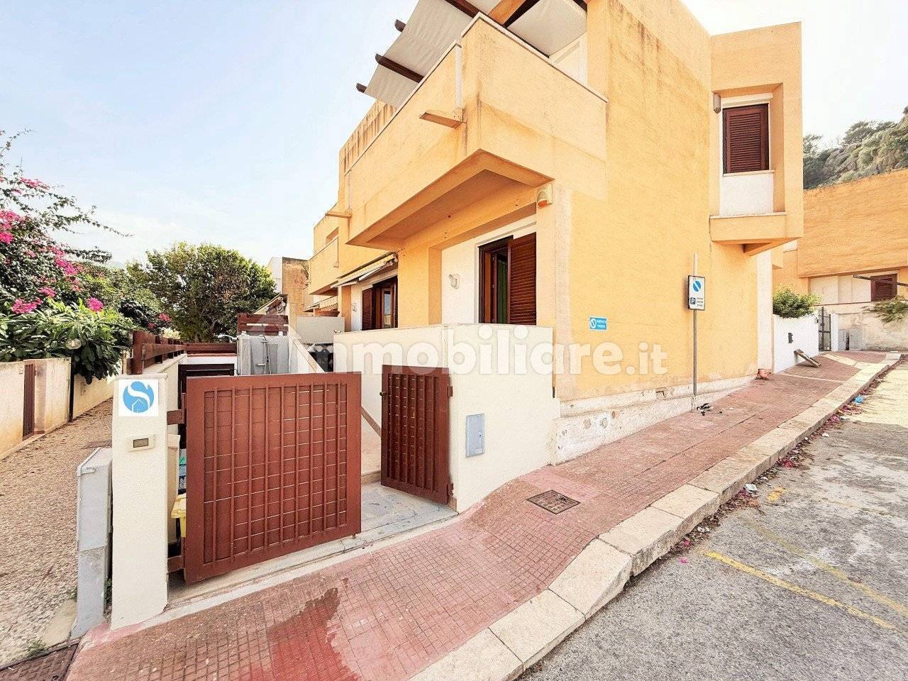 Apartamento de 3 dormitorios en San Vito Lo Capo, Italy No. 223375