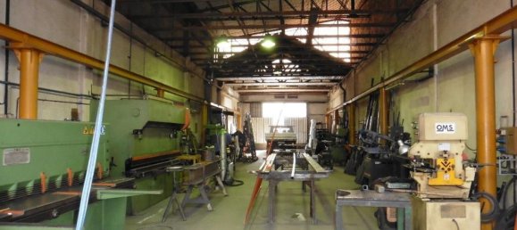 Lagerhaus in Capannori, Italy 1500m², Nr. 62735 5