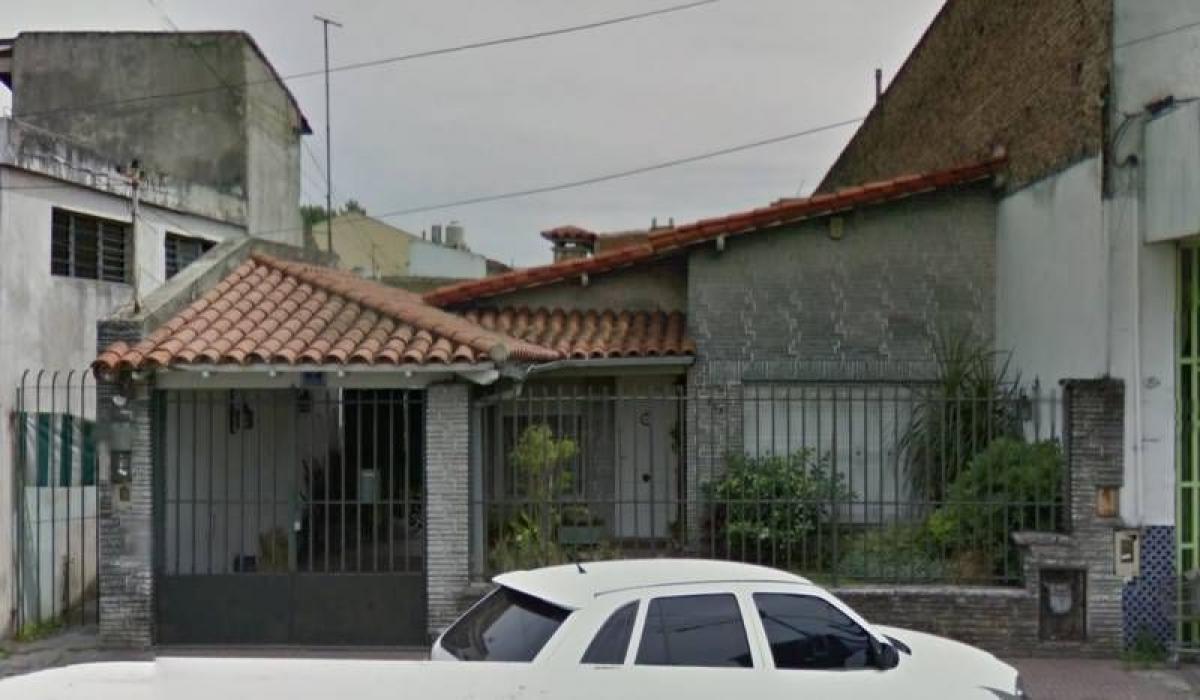 2 bedrooms House in Lanus, Argentina No. 53959