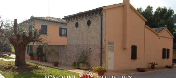 Villa de 7 dormitorios en Ancona, Italy No. 70318 10