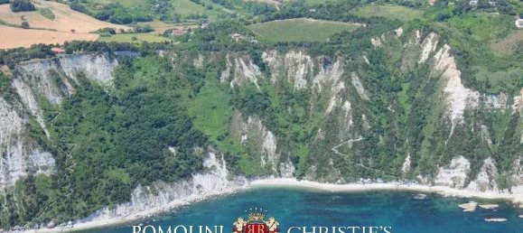 Villa de 7 dormitorios en Ancona, Italy No. 70318 2