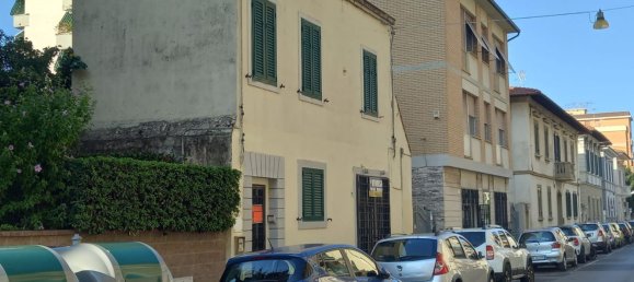 Casa de 4 habitaciónes en Livorno, Italy No. 257011 5