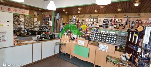 72m² Commercial property in Meru, France No. 310255 2