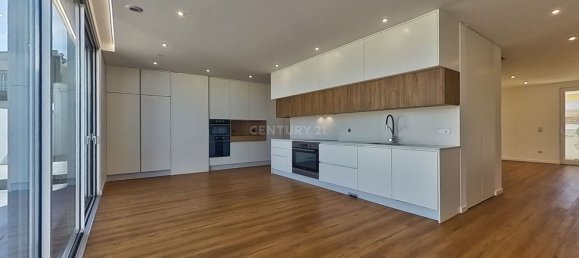 5 bedrooms House in Torres Vedras, Portugal No. 136404 10