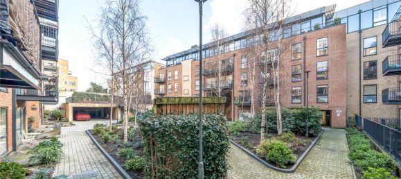 2 bedrooms Apartment in London, United Kingdom No. 12776 8