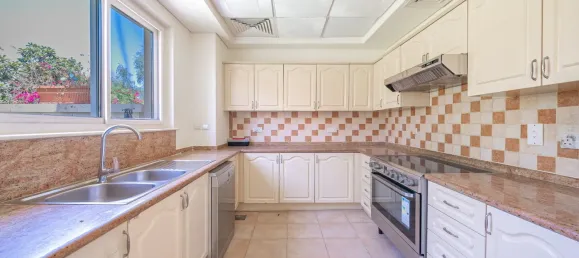 4 chambres Maison de ville à Dubai Sports City, UAE No. 105839 2