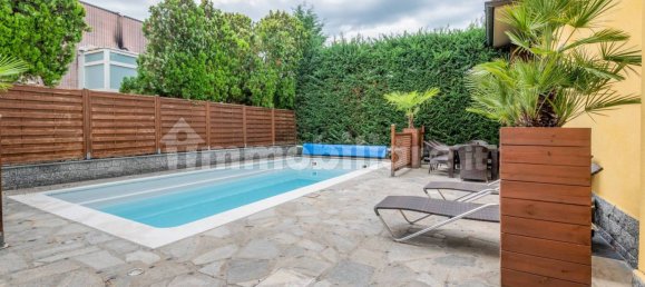 3 غرف نوم فيلا في Casorate Primo, Italy رقم 302069 11