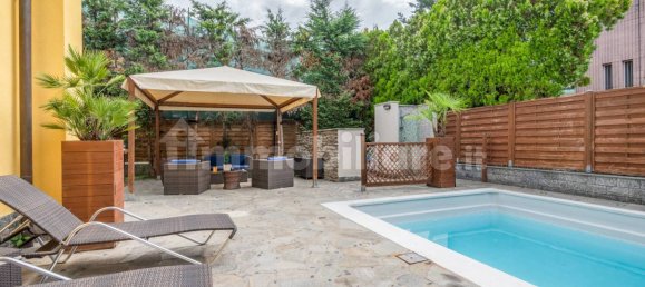 3 غرف نوم فيلا في Casorate Primo, Italy رقم 302069 13