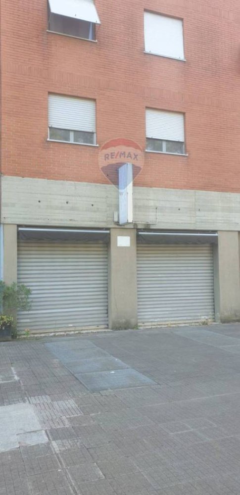 2 rooms Commercial property in San Donato Milanese, Italy No. 288930