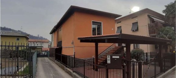 Apartamento de 2 habitaciónes en Como, Italy No. 83914 2