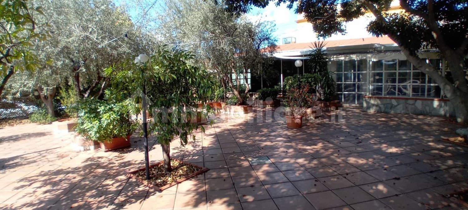  عقار تجاري في Palermo, Italy 430متر مربع رقم 373028