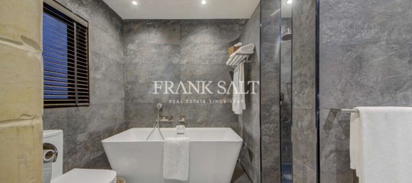 Квартира с 3 спальнями в Биргу, Мальта № 125 67