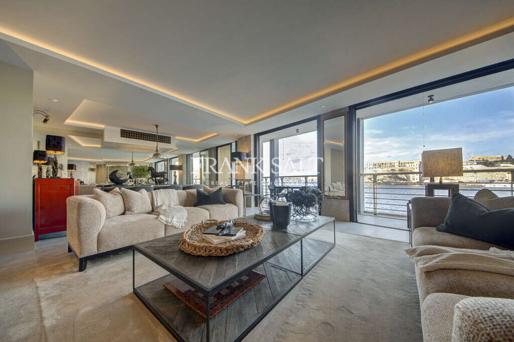 Квартира с 3 спальнями в Биргу, Мальта № 125