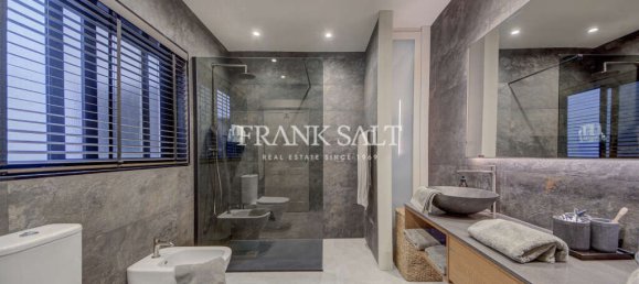 Квартира с 3 спальнями в Биргу, Мальта № 125 62