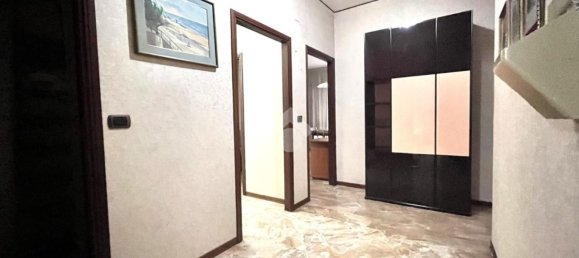 3-salle Appartement à Foggia, Italy No. 129828 4