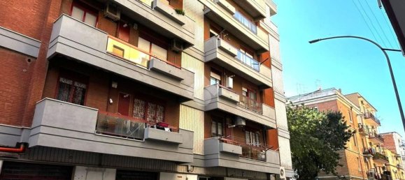 3-salle Appartement à Foggia, Italy No. 129828 23
